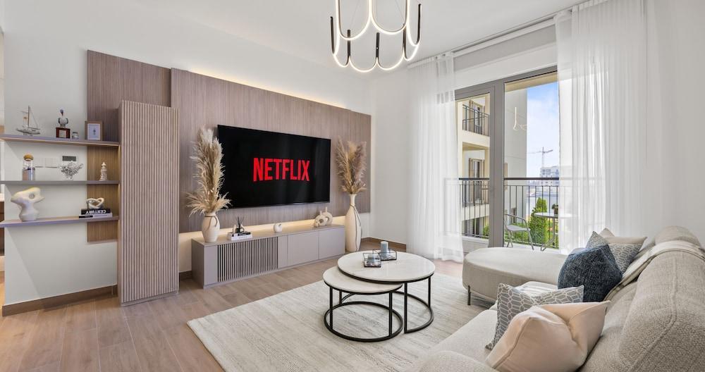 Boho Bayfront 1BR La Sirene Seaport View - Tap to explore photos