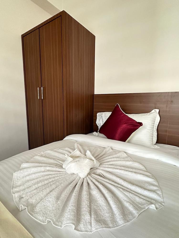 Hotel Sohum Room Type - Standard Double Room, Balcony, City View
