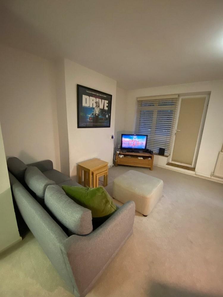 Cosy Studio Flat - 12 Mins to British Museum! - Tap to explore photos