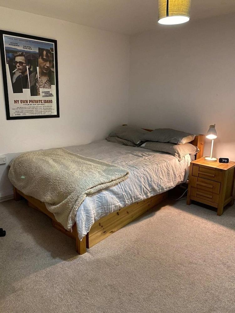 Cosy Studio Flat - 12 Mins to British Museum! - Tap to explore photos
