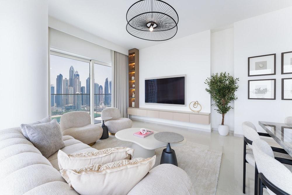 Upscale 2-BR in Grand Bleu by Elie Saab Room Type - Luxury Apartment, Balcony, Marina View Upscale 2-BR in Grand Bleu by Elie Saab Room Type - Luxury Apartment, Balcony, Marina View
