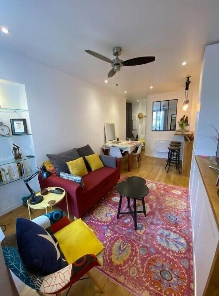 Refined Pied-à-terre Friendly Latin Quarter - Rue Saint-Jacques - Paris 5 - Tap to explore photos