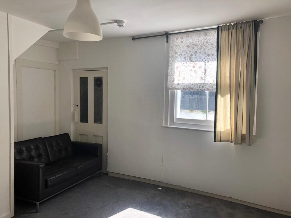 Rare House 5 bed 5 bath Central London - Tap to explore photos