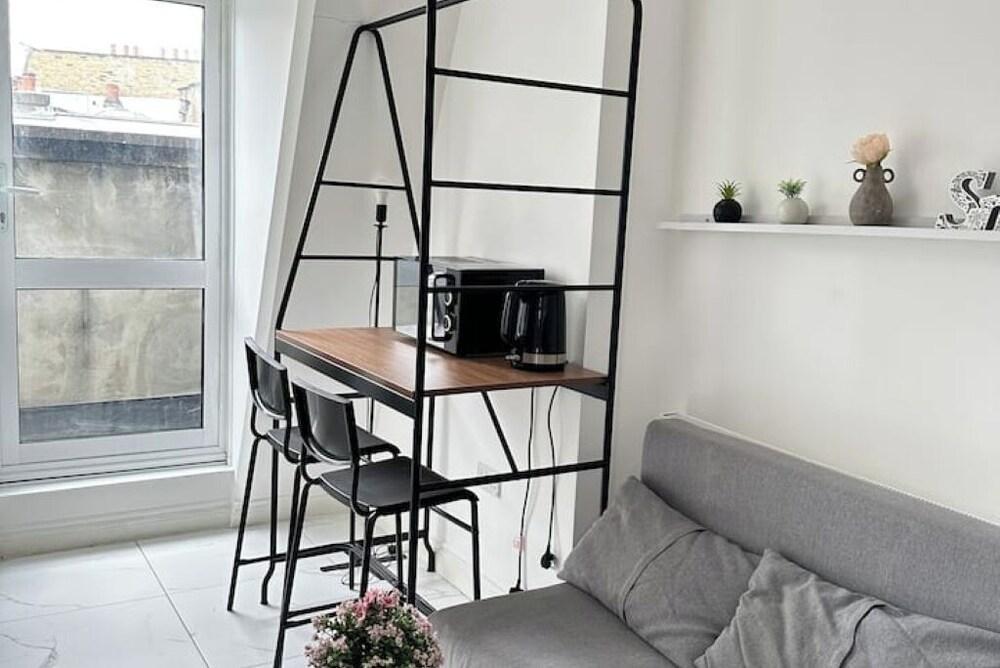 Studio Flat 8 – Peaceful Oasis in Camden Parkway - Tap to explore photos
