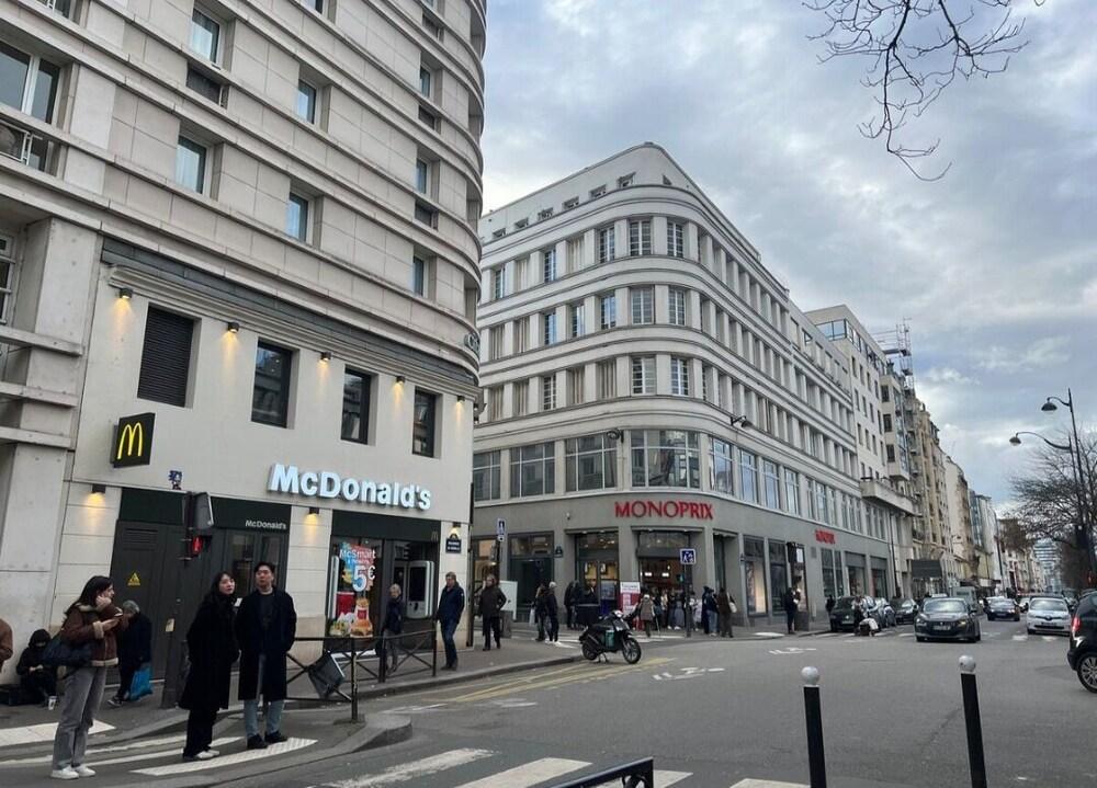 Adorable studio (mini duplex) a few minutes from the Eiffel Tower(+2 people)