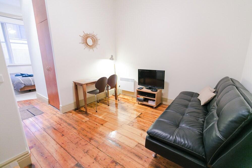 Flinders Lane studio - Location ! Location !