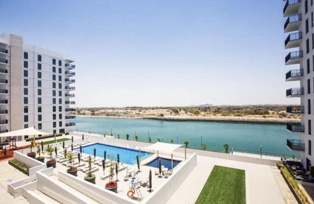 Shared Apartment with Private seperate Bathroom
شقة مشتركة موفرة مع حمام خاص