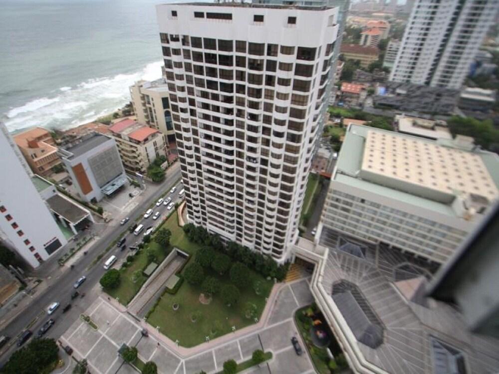 Spacious 1-BR Apt. 9th Fl. in 5-Star Cinnamon Grand Hotel Complex, Colombo, SL.
