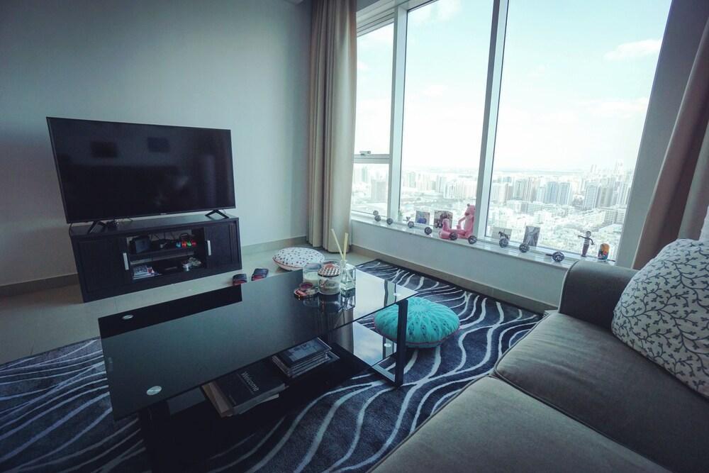 Comfortable two bedroom in convenient location - Tap to explore photos