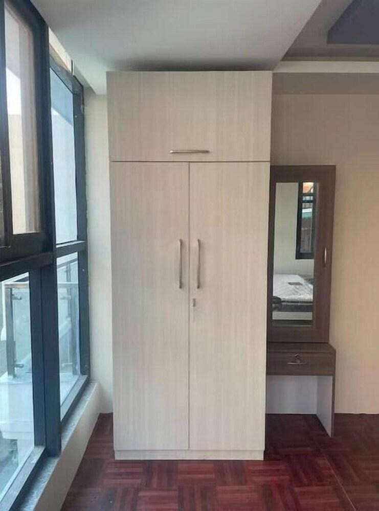 Large Double room in a Apartment - Tap to explore photos