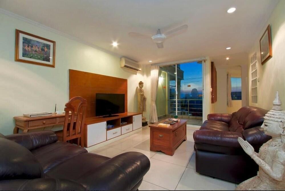 Argyle 1 Bed (14) 80 m2 Phratamnak
