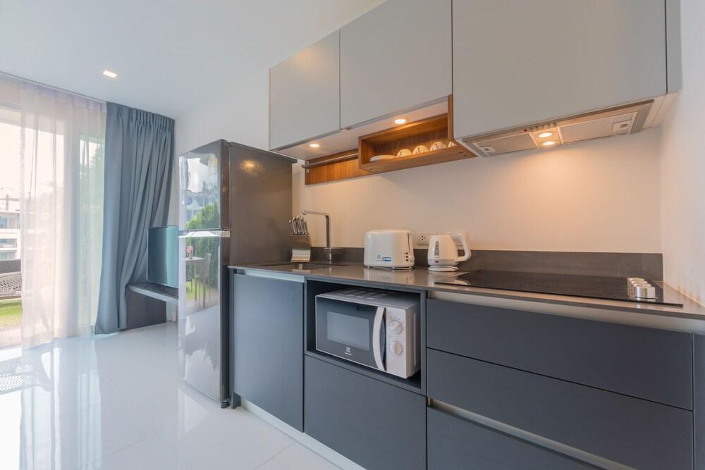 Hill side 1 Bdrm and 1 bthrm Unit
