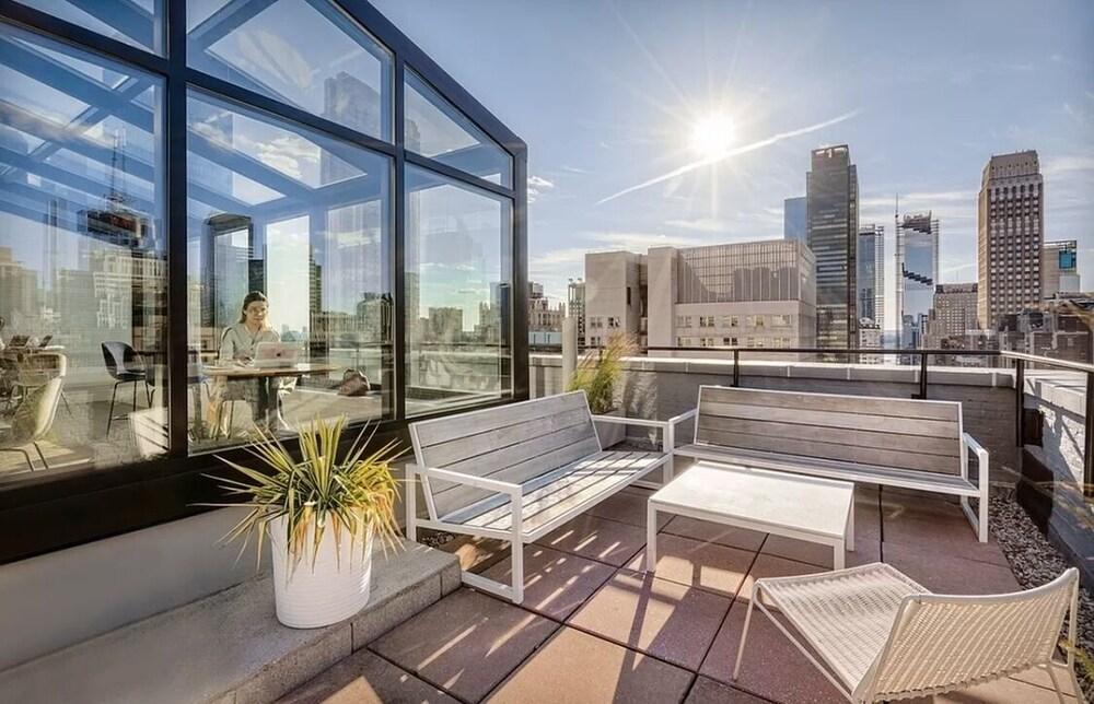 Beautiful 1 bedroom with amazing view