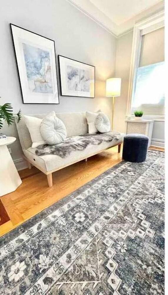 Spacious Elegant Oasis! Manhattan! 3 Bedrooms - Tap to explore photos