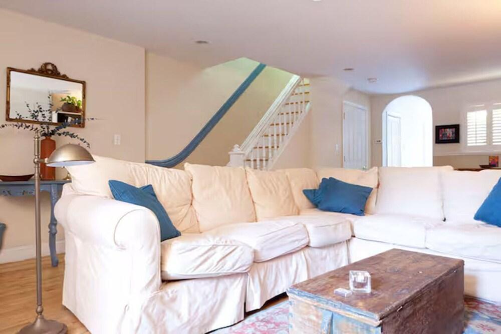 Spacious Manhattan Duplex, 2 BR, 3BA - Tap to explore photos