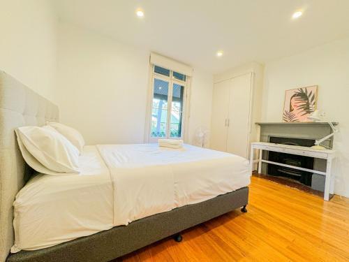Ultimo Homestay - Tap to explore photos