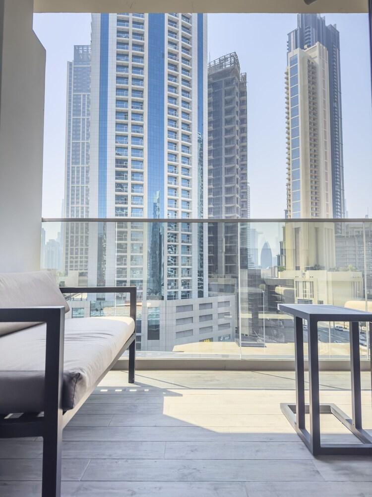 Luxury studio next to Burj Khalifa