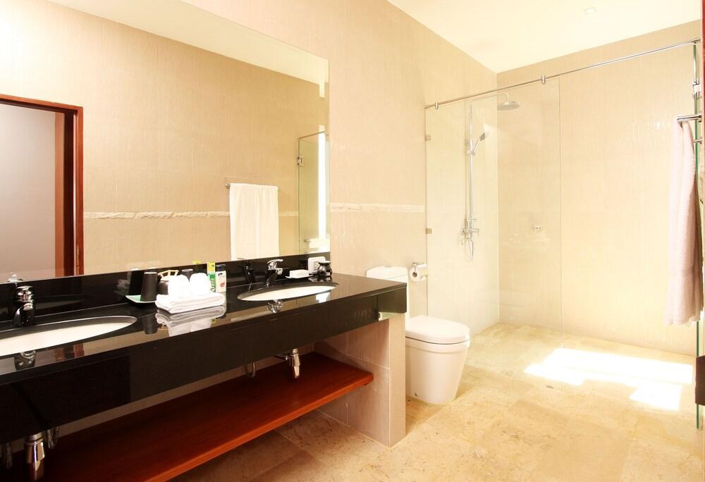 Luxury Sea View Condo Kamala - Tap to explore photos