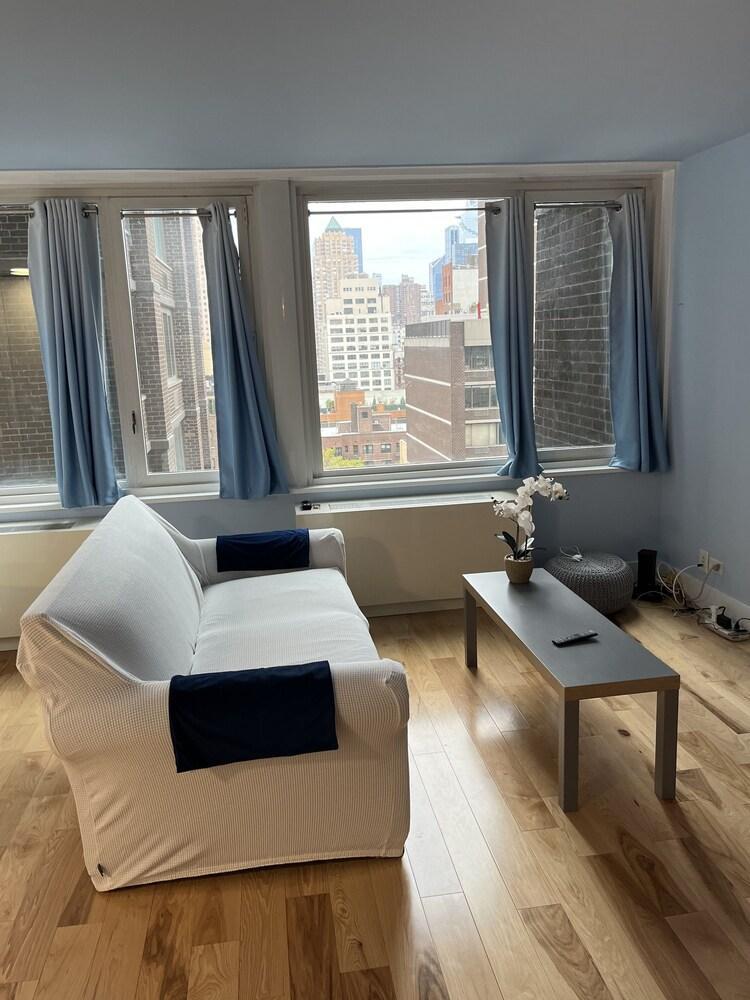 Luxury Apartment / Central Park - Tap to explore photos