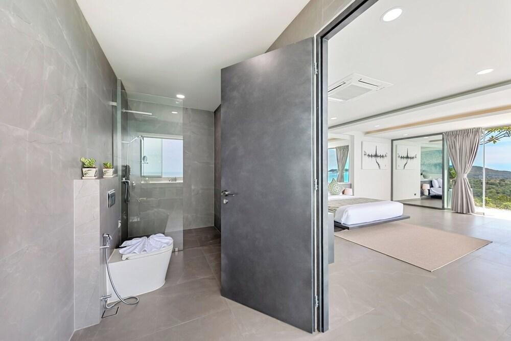 Villa Moonstar 4 bedroom with Pool & Oceanview
