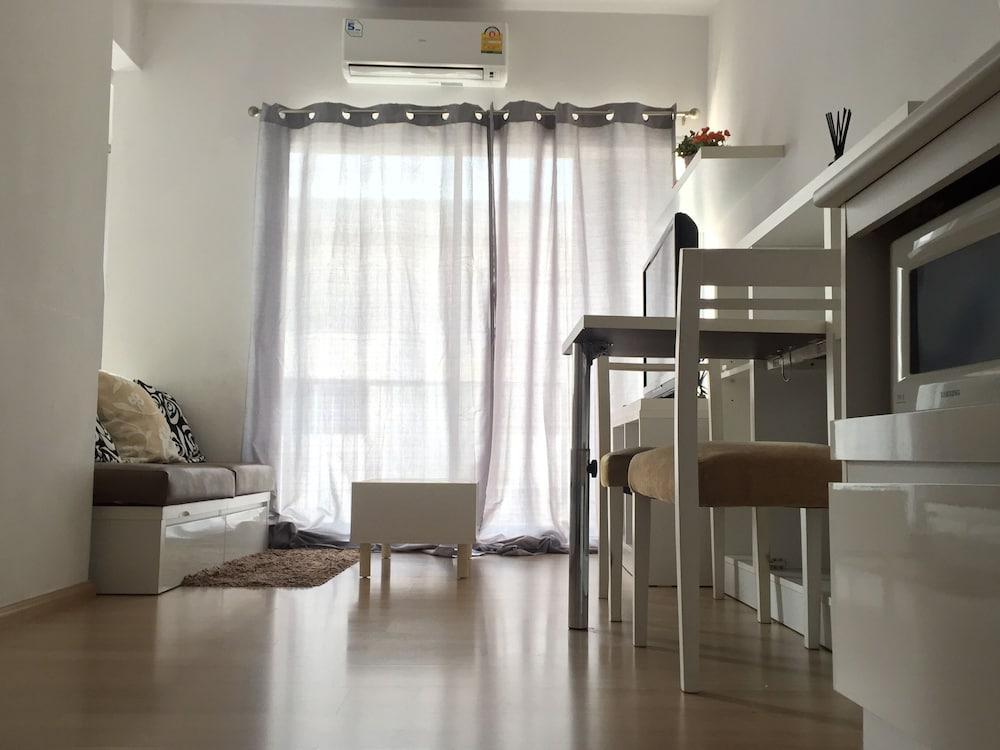 Cozy Living @ One Space Sukhumvit 77 - Tap to explore photos