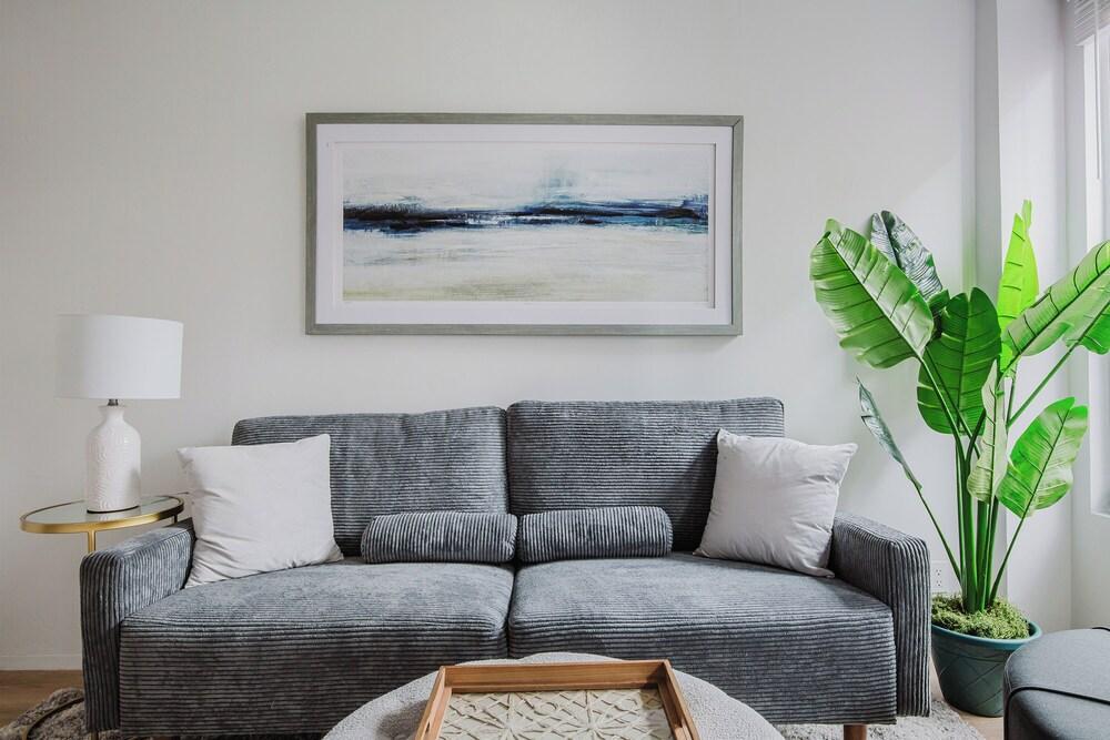 Spacious 1 bedroom WITH OFFICE on desirable Leroy St - Tap to explore photos