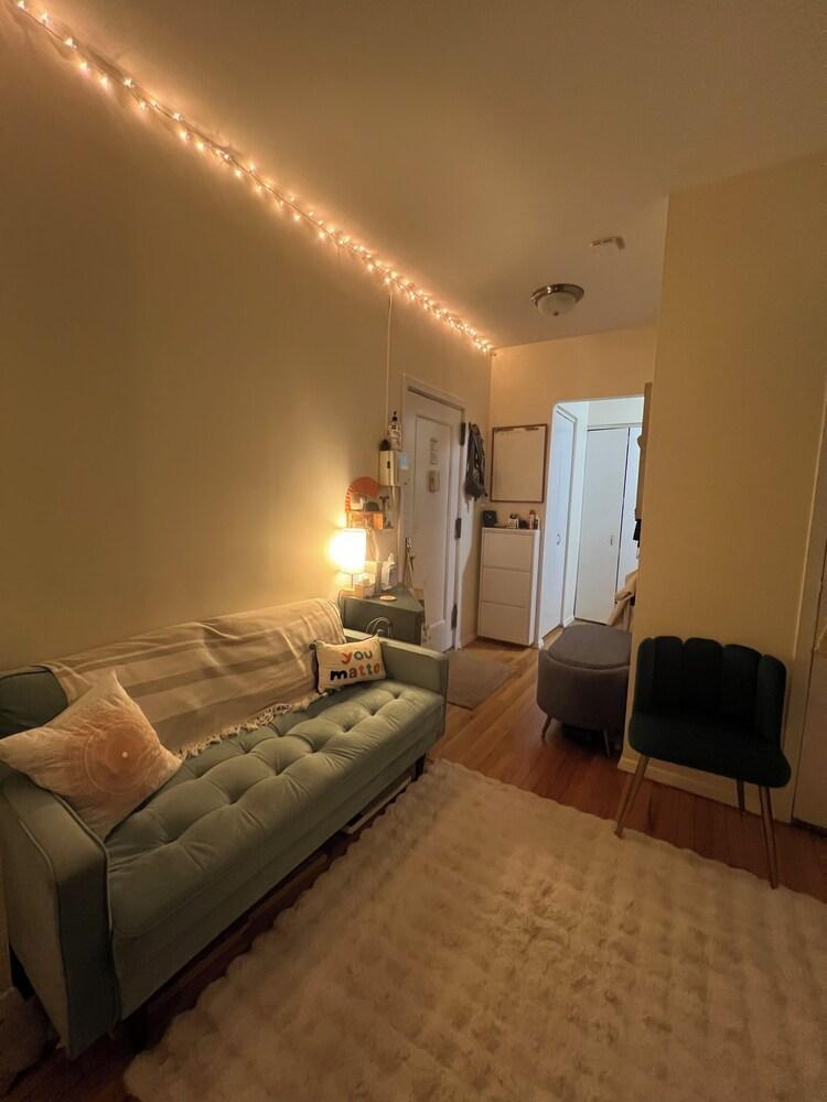 Cozy Core Studio in Concrete Jungle! - Tap to explore photos