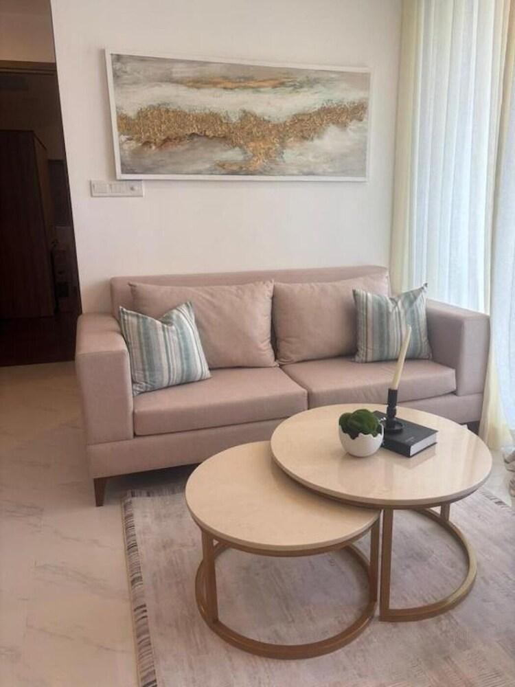 Skyline Serenity: Your luxury stay in Colombo - Tap to explore photos