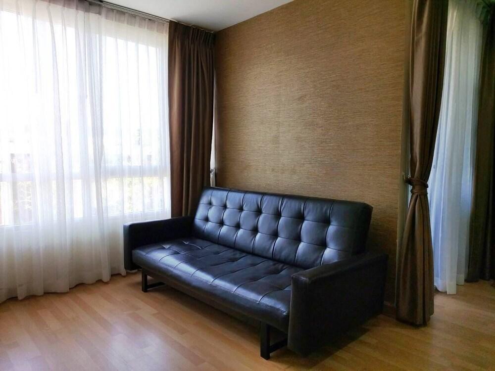 One Bedroom Apartment - Tap to explore photos