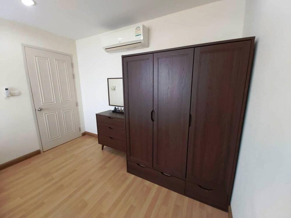 One Bedroom Apartment