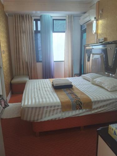 Ontrack Travel Transit Hotel - Tap to explore photos
