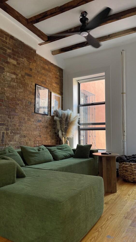 Private Balcony Room - Shared Luxurious Apartment - Central Harlem - Tap to explore photos