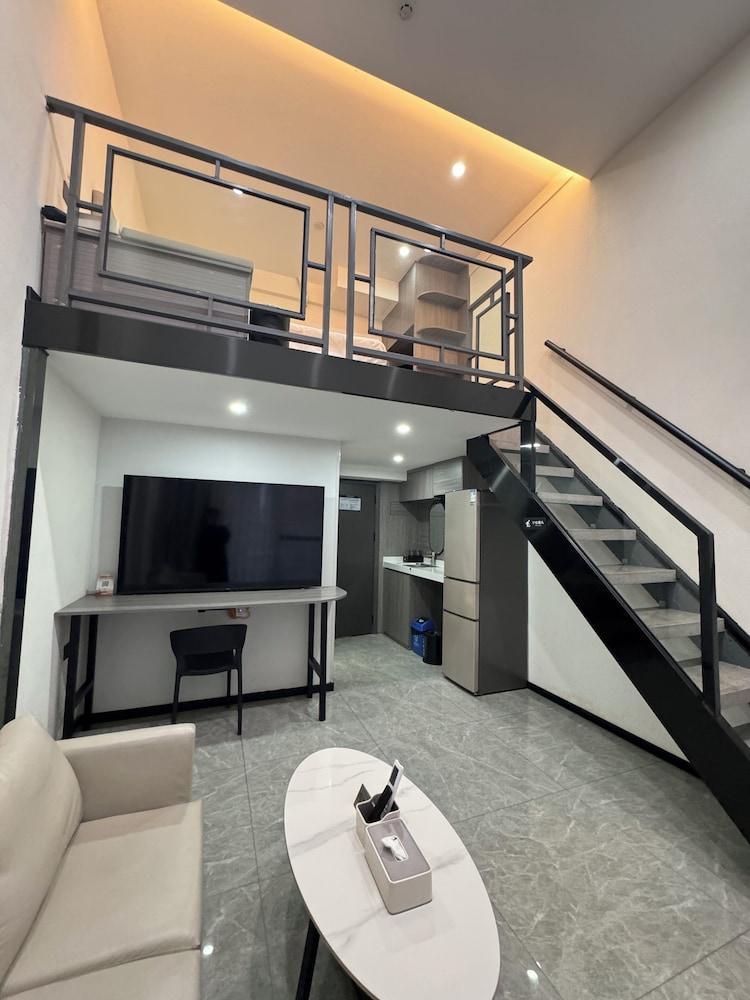 Deyu GM E sports Hotel Room Type - Family Room, City View