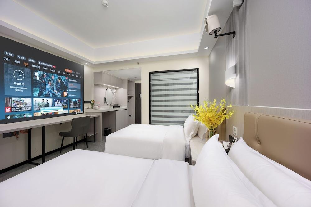 Deyu GM E sports Hotel Room Type - Standard Twin Room, City View