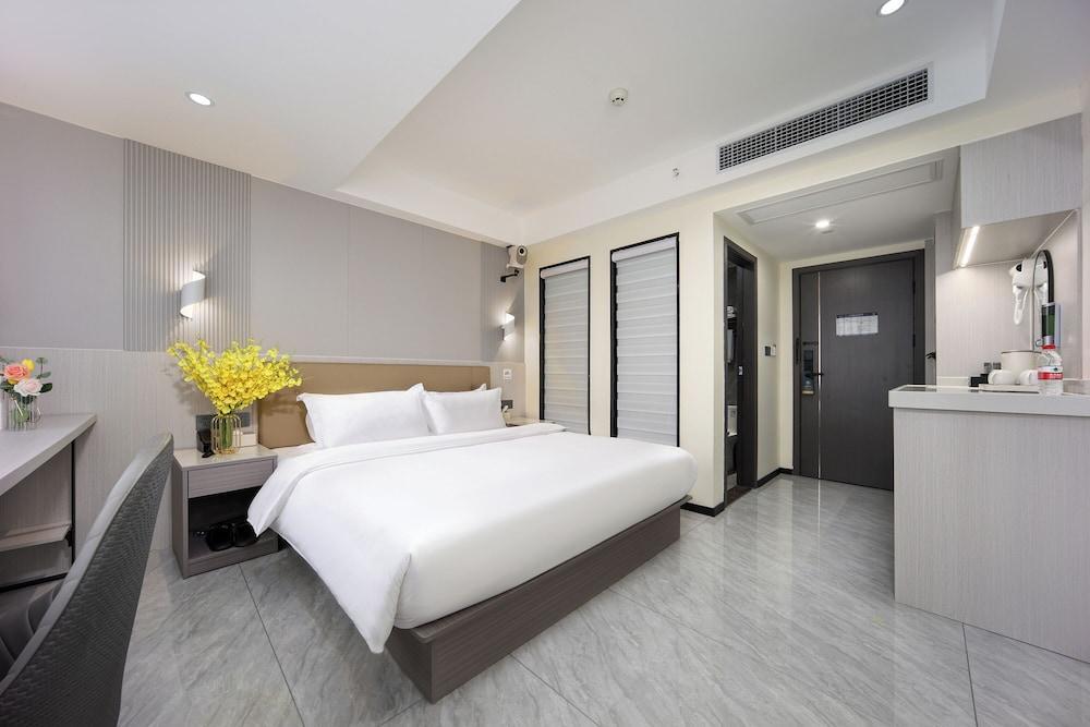 Deyu GM E sports Hotel Room Type - Business Double Room, City View