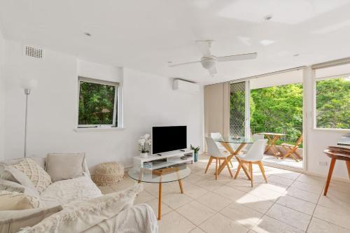 La Verdure - An Intimate Beachside Getaway - Tap to explore photos
