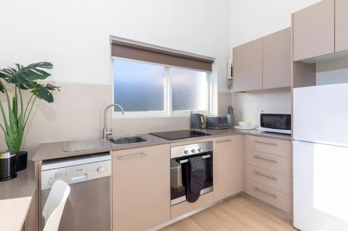 Stunning Huge Studio, Sunny terrace with Parking - Tap to explore photos