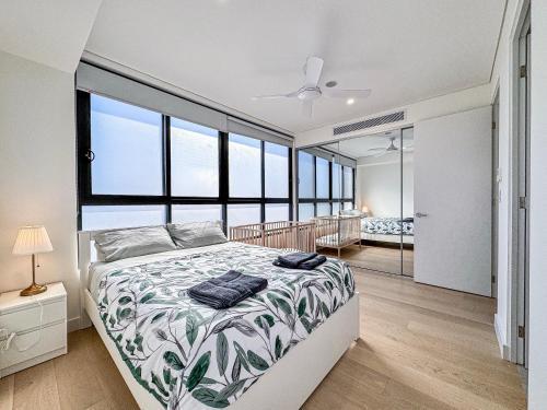 Modern 3BR Townhouse - Sleeps 10 - 2-Car Garage - Tap to explore photos