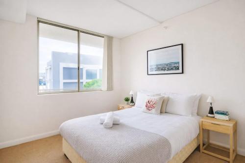 Bright & Spacious Apartment with Private Balcony