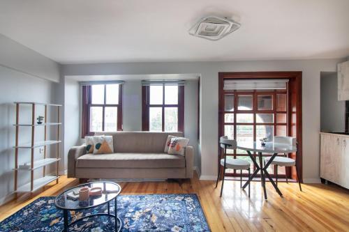 Historic 4BR 4BA Mansion Seaview Yedikule Old Town - Tap to explore photos