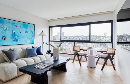 Sydney Harbour Apt - Water Views & rooftop pool - Tap to explore photos