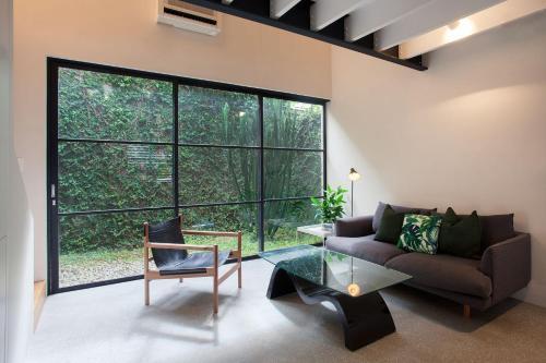 Studio Modern, Pyrmont Isyd - Tap to explore photos
