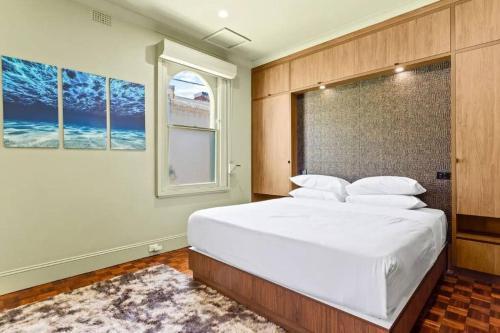 A Luxury Space with Playstation in Darling Harbour - Tap to explore photos
