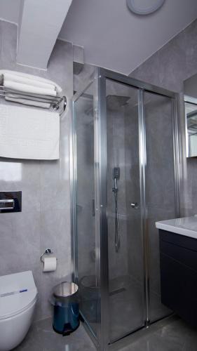 Zulu Suites Room Type - Budget Double Room