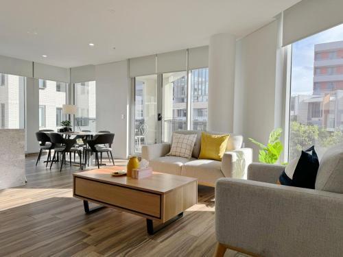 Entire Apartment in Zetland - Tap to explore photos