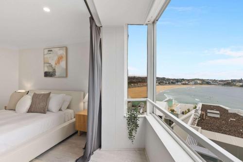 Iconic Bondi Beach Views Room Type - Studio Apartment with Sea View