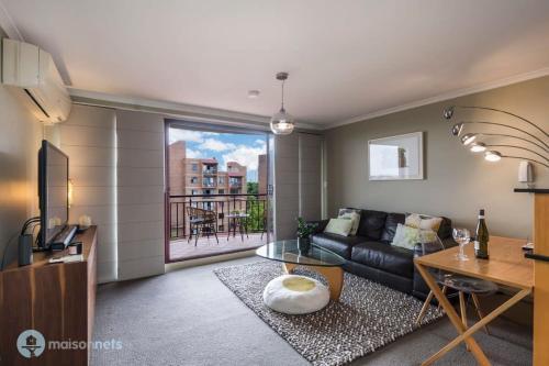 Surry Hills with views pool gym plus parking Room Type - Apartment