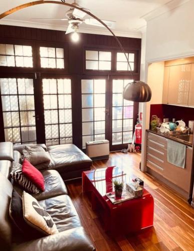 A Stylish Studio - TINY ROOM in Pyrmont - Tap to explore photos