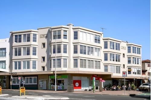 Bondi Beachfront Retreat - Beach views