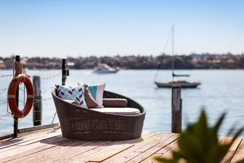 Sydney Harbourfront Boathouse and Studio Escape - Tap to explore photos